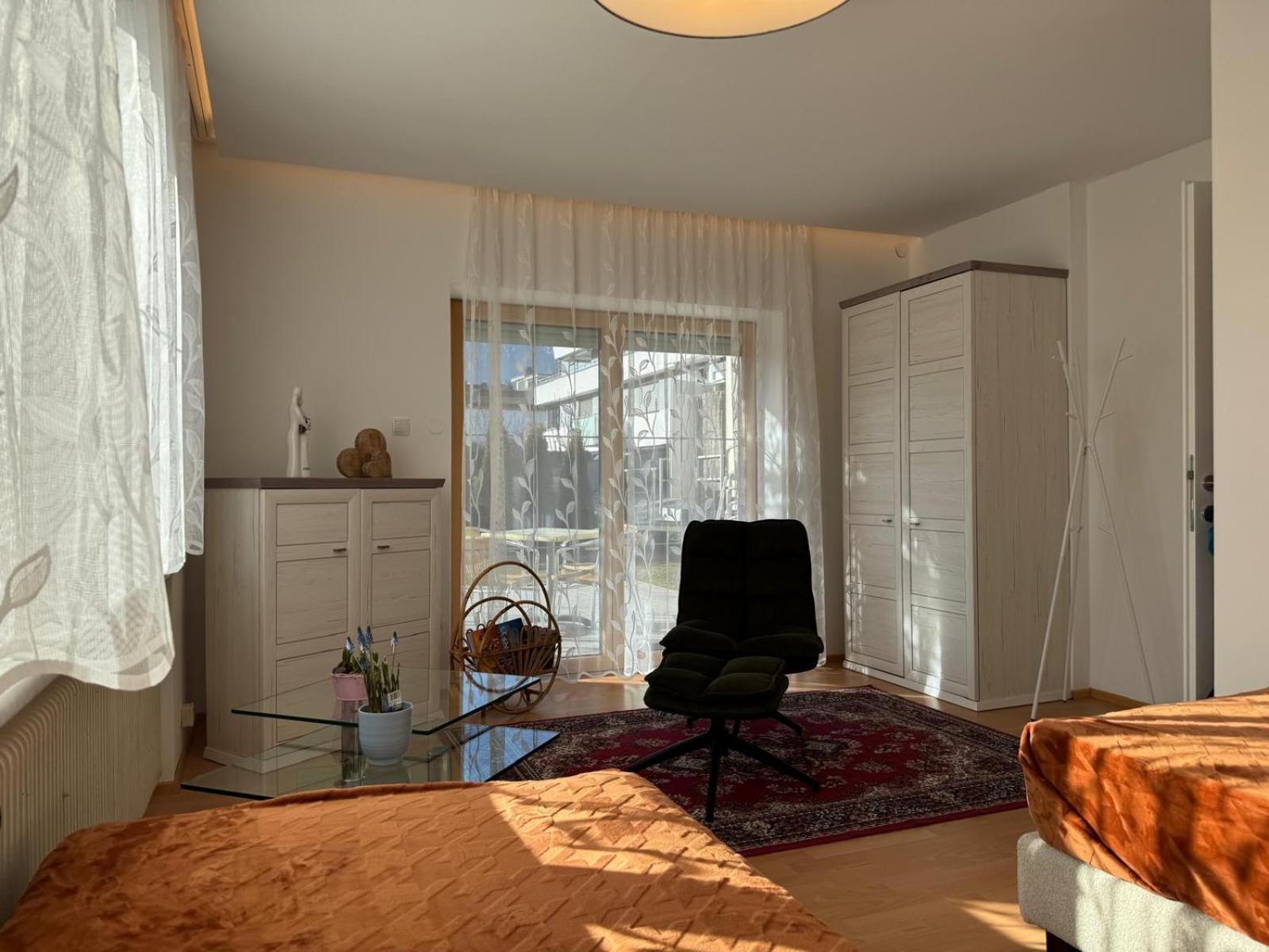 Sonnige Und Ruhige In - Stadtrand Apartamento *